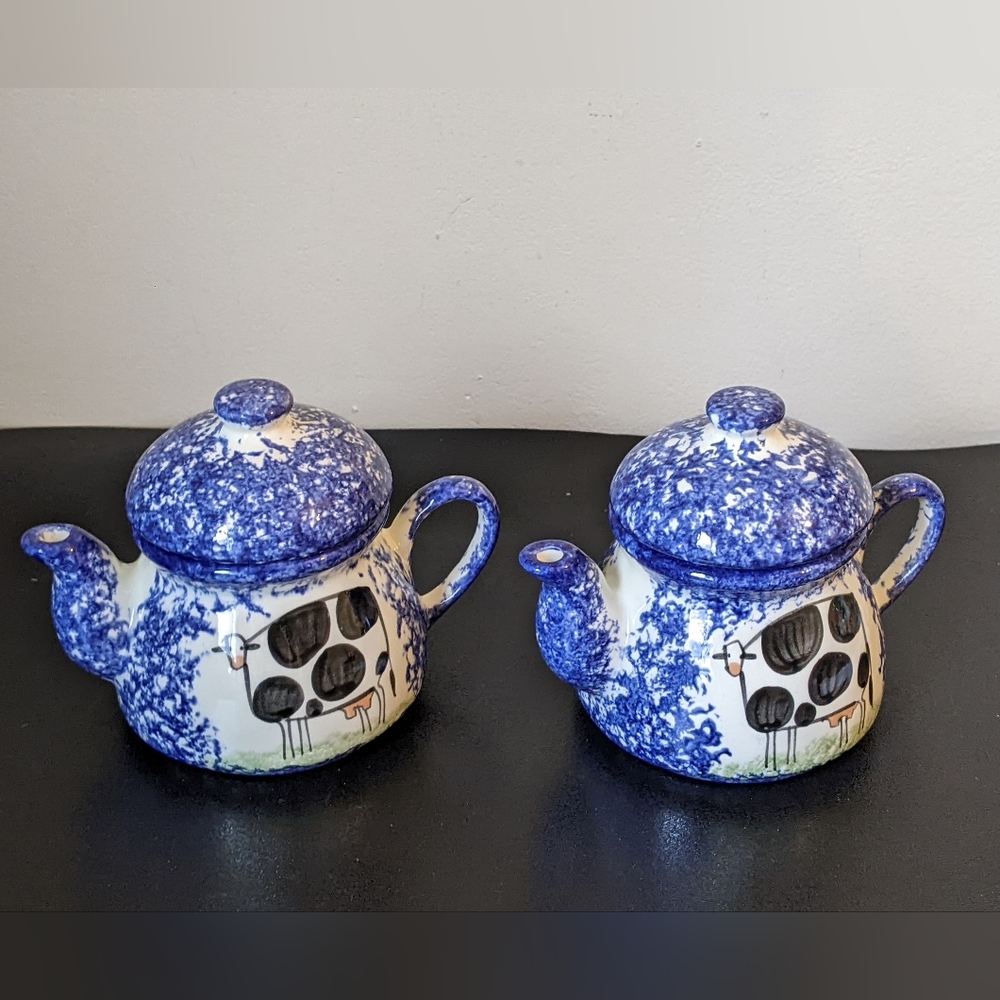 2 MOLLY DALLAS POTTERY SPLATTERWARE TEAPOTS NWOB
